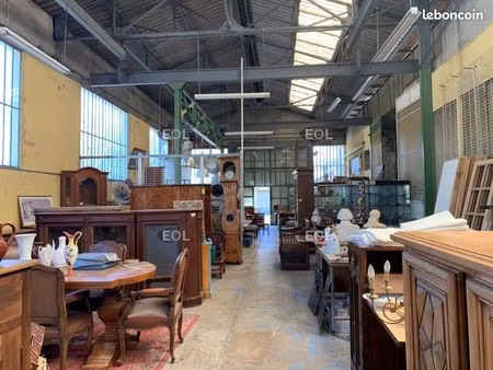 local industriel 900 m²