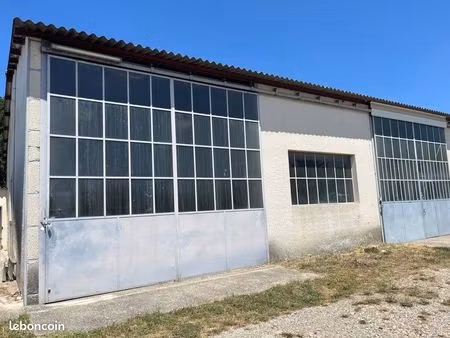 entrepôt local hangar 160m2