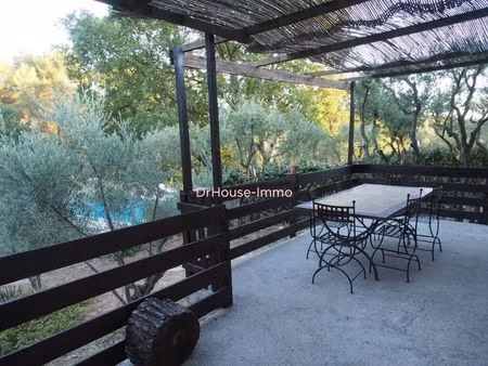 maison de charme dans la campagne aixoise  dans un parc avec piscine