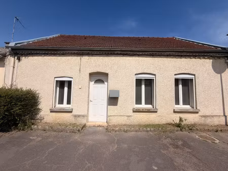 maison de caractère avec extérieur vivaise (02)
