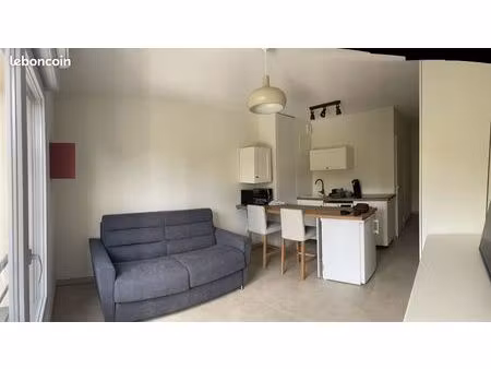 location studio meublé