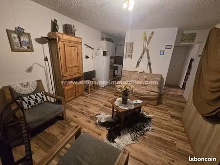 studio 1 pièce 33 m²