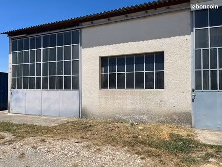 entrepôt local hangar 160m2