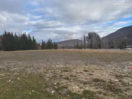 terrain 1 500 m² bevons