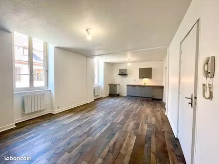 location appartement f3 centre-bourg