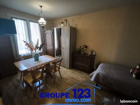 studio 1 pièce 31 m²