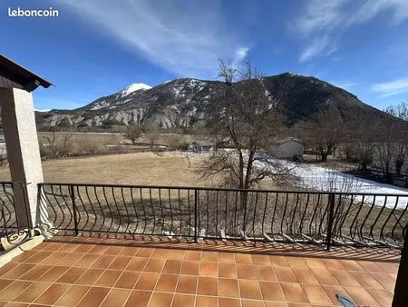 appartement 5 pièces 104 m²