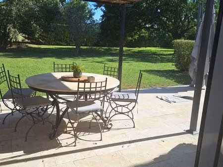 location t3 meuble a l'annee en campagne d'eygalieres