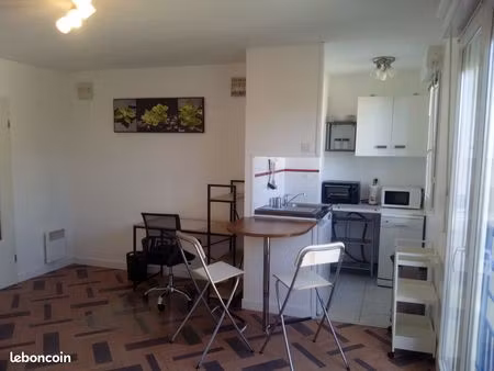 studio meublé lumineux 30 m² avec parking – résidence standing – laon ville basse proche g
