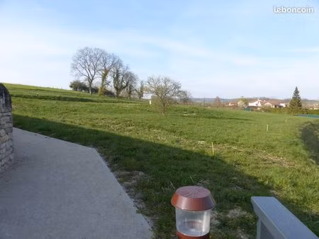 terrain de 1 077m²