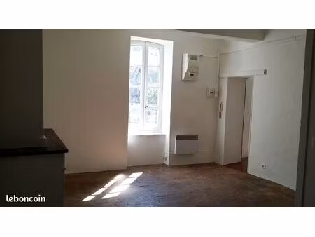 particulier loue t2bis faux t3 sur anduze