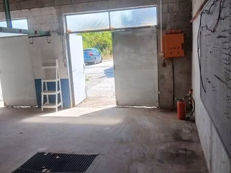 local garage / atelier 56 m² –2 véhicules-double accès – fosse de visite