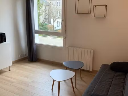 location studio meublé