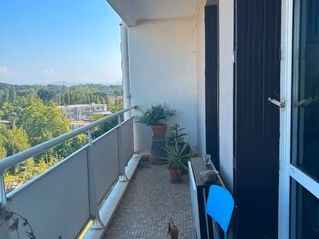 appartement 62m2 lumineux  long balcon  quartier aritxague–marracq