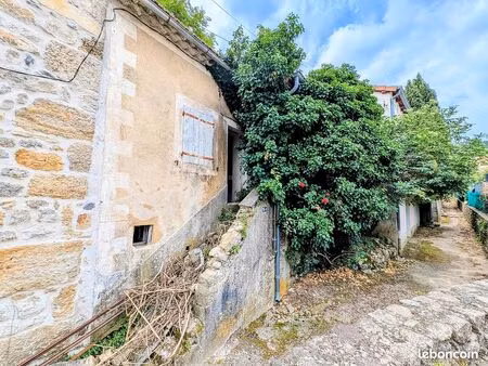 maison à rénover de 31 m2 avec cave sur une parcelle de 93 m2