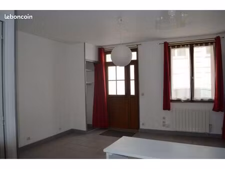 particulier loue studio