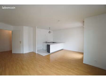 appartement 2 pièces 64 m²