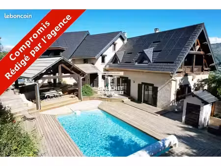 propriété 8 pièces 330 m²