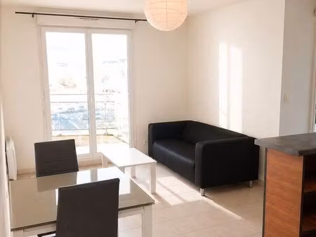 t2 meublé avec terrasse  parking privé et piscine – boulevard kennedy – clermont-ferrand