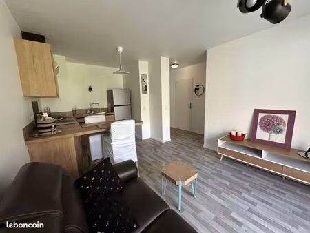 t2 lumineux et meublé de 38 m² – hypercentre de nice
