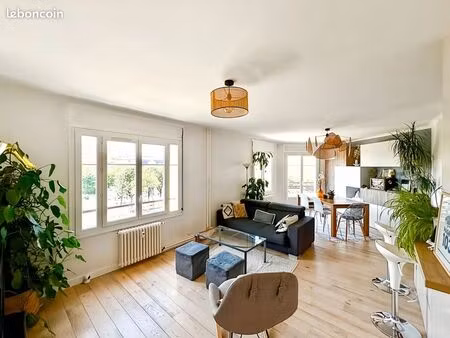 t4 rénové et traversant de 88 m² – 3 chambres  équipé  avec jardin – proche gare tgv