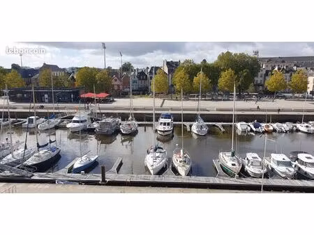 t2 meublé sur le port avec vue magnifique + terrasse + garage