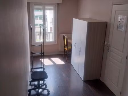 loue chambre à 500 euros