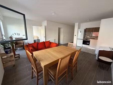 appartement trois pièces dans immeuble de standing  quartier paul vaillant-couturier - hoc