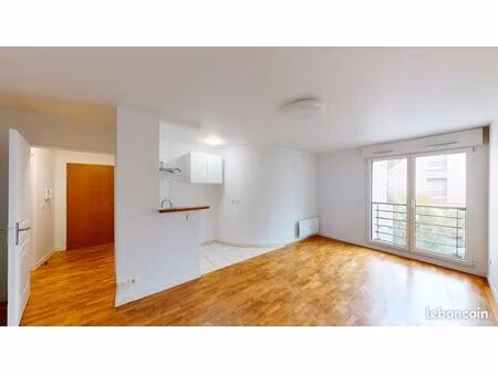 studio 1 pièce 30 m²