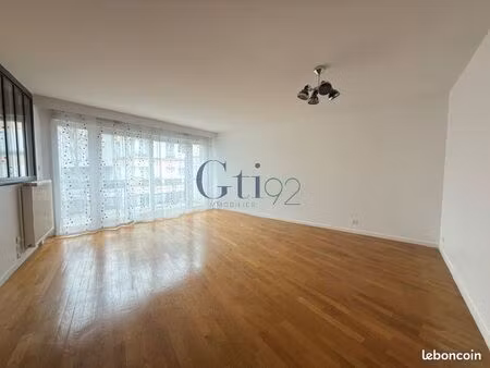 appartement 3 pièces 80 m²