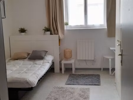 studio meublé lumineux – nantes centre graslin – 539 cc