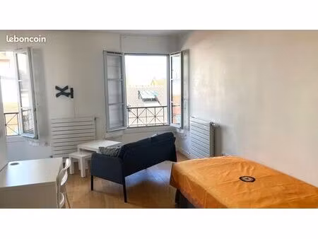 studio meublé 28m² dans une résidence recherchée  récente  puteaux