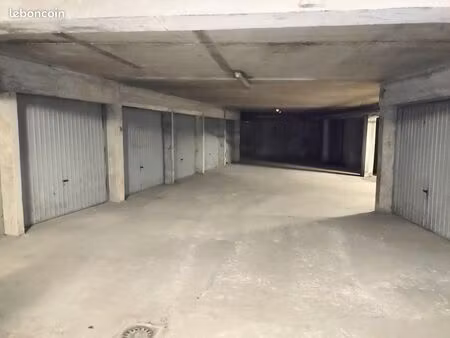 location box fermé dans résidence sécurisée