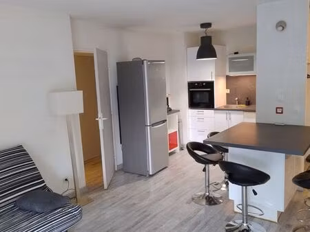 appartement t2 meublé très lumineux  localisé entre la faculté et la préfecture