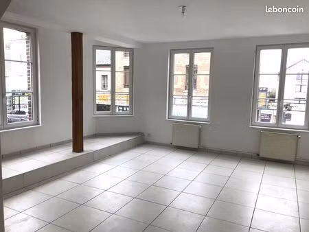 appartement f4 en triplex de 85m2 en duplex