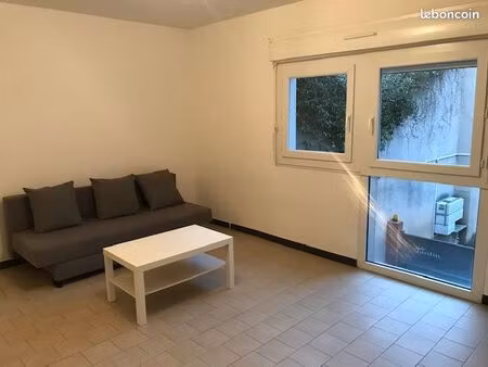 appartement au centre de nîmes à proximité immédiate du carré d'art