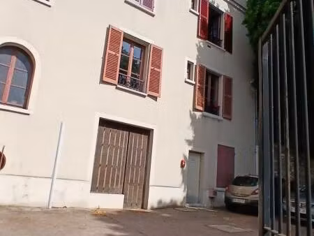 studio 2 pièces 17 m²
