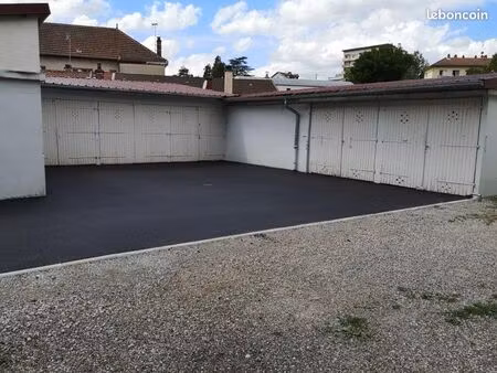loue garage