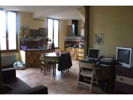 t2 centre pamiers 45m2