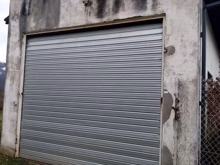 grand garage à louer