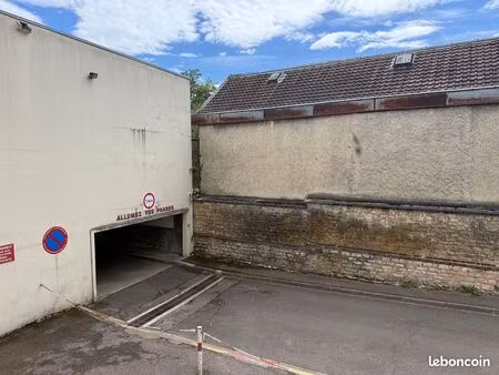 garage 1 pièce 13 m²