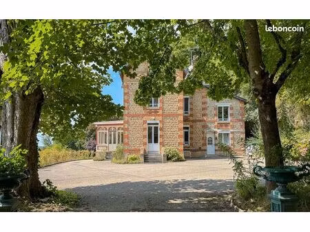 maison 13 pièces 297 m²