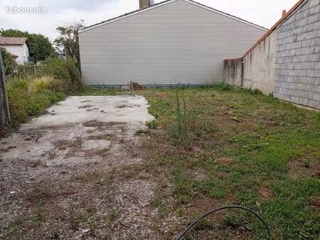 batiment possibilités 140 m2 + terrain zone constructible