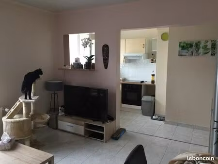 f1 au calme dans résidence de 4 logements