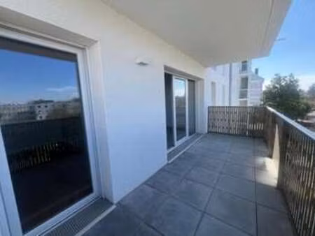 location appartement 3 pièces à rezé (44400) : à louer 3 pièces / 67m² rezé
