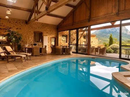 propriété de charme avec gîte 21 couchages  piscine intérieure & spa – 1 195 000