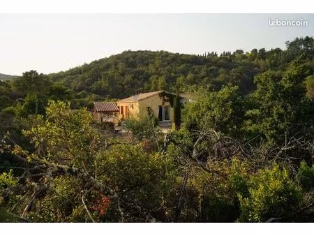 villa 5 pièces 160 m²