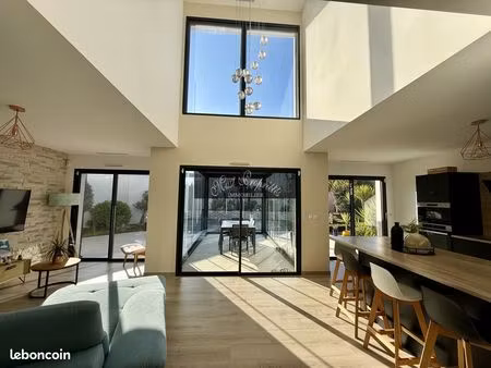 villa 6 pièces 150 m²
