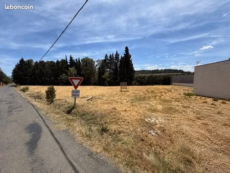 terrain constructible viabilisé 1107m2