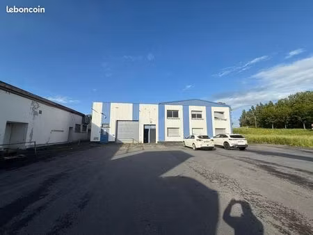 local commercial 1 800 m²